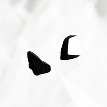 画像をギャラリービューアに読み込む, superfuture PIERCE Piece of peace / white, black