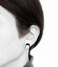 画像をギャラリービューアに読み込む, superfuture PIERCE Piece of peace / white, black