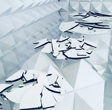 画像をギャラリービューアに読み込む, superfuture Brooch Piece of peace / white, black