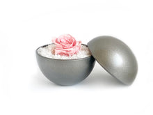 画像をギャラリービューアに読み込む, Flower of Love - globe "baby pink rose & white moss"