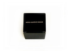 画像をギャラリービューアに読み込む, Flower of Love - globe "red rose & green moss"